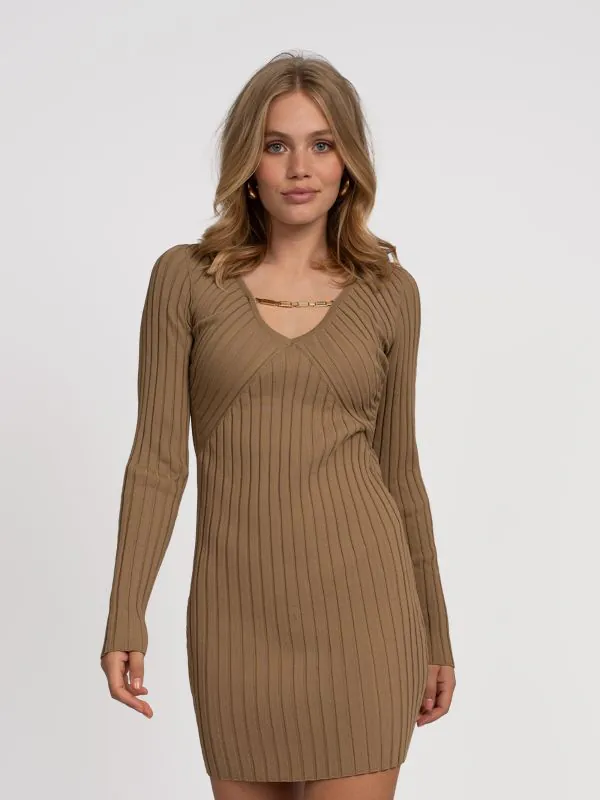 nikkie Geribde jurk met ketting detail