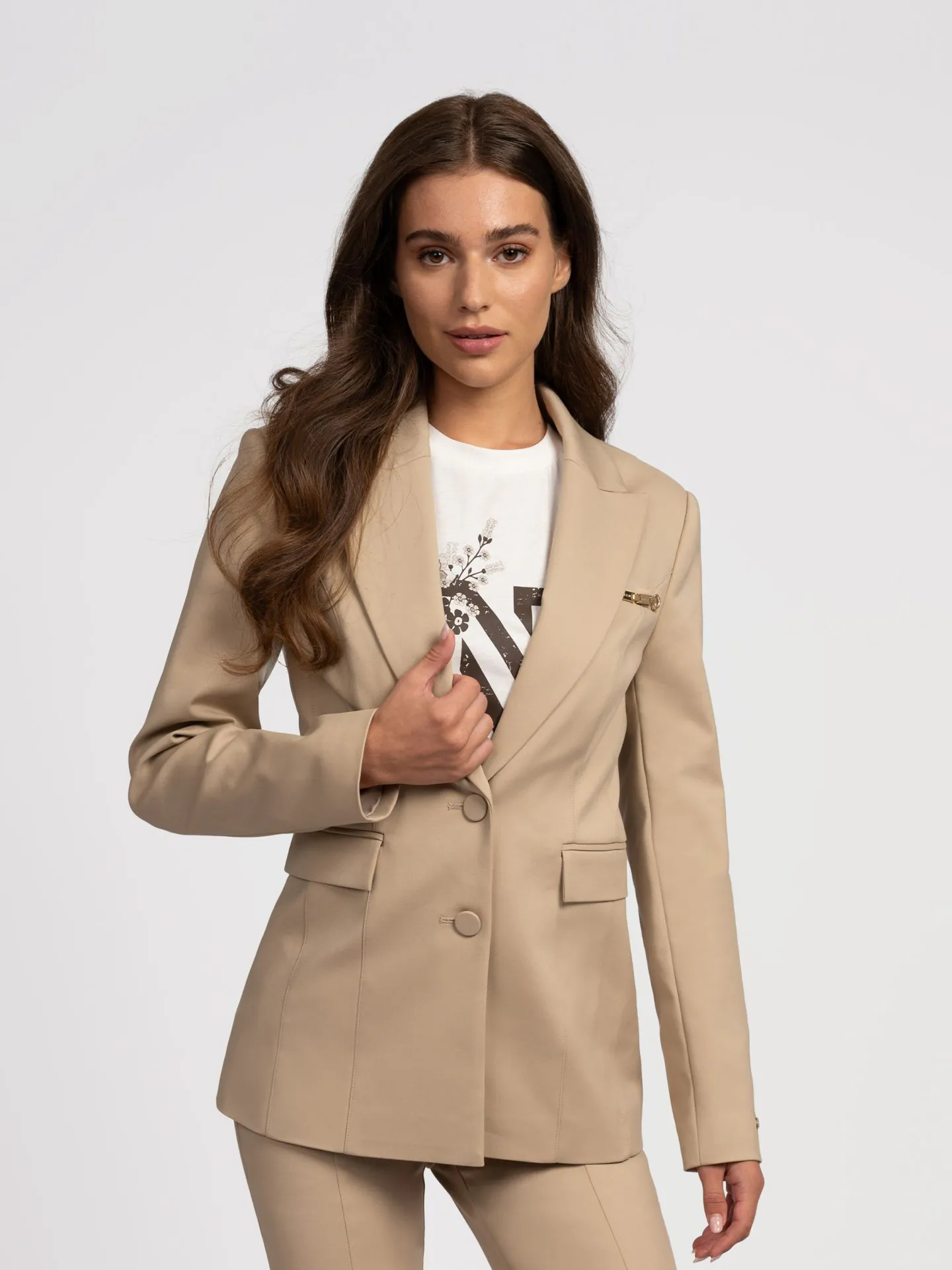 Nikkie Klassieke Blazer Met Ketting Detail