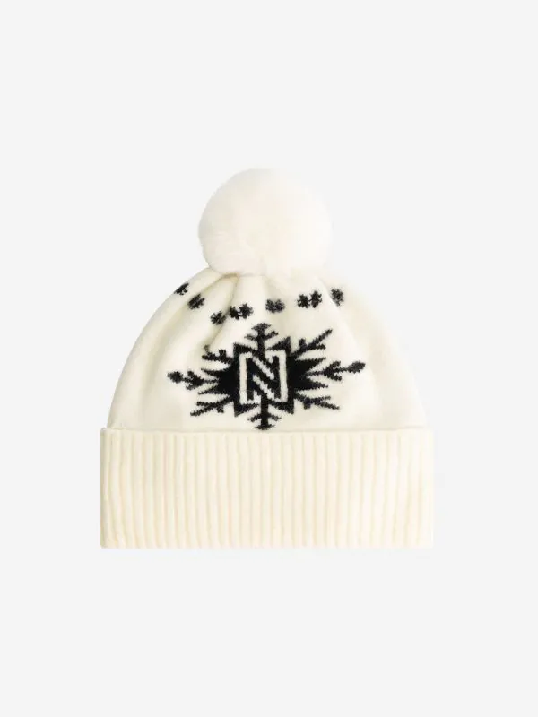 nikkie Muts met N-logo en fluffy pompon