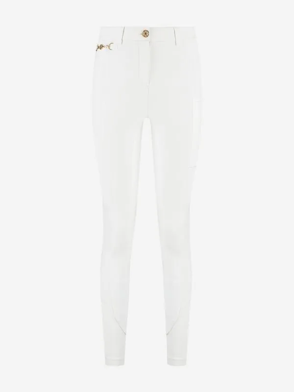 nikkie Rijbroek met ketting detail