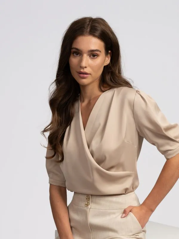 nikkie Satijnen blouse met watervalhals