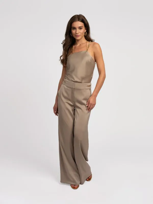 nikkie Satijnen pantalon met ketting detail