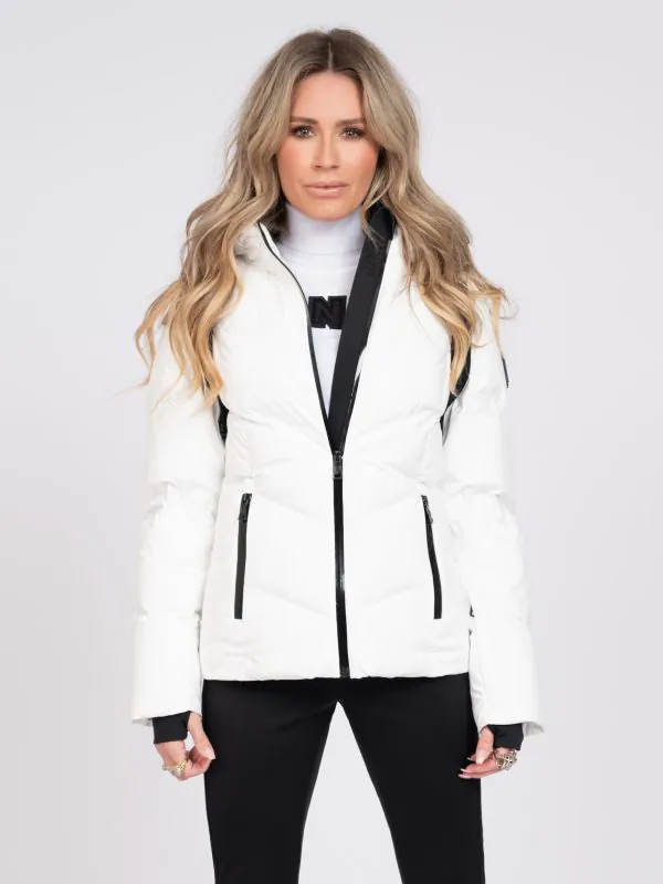 nikkie Ski jas met capuchon en sneeuwvangers