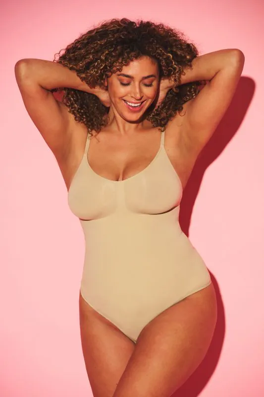 nikkie String body met verstelbare schouderbandjes