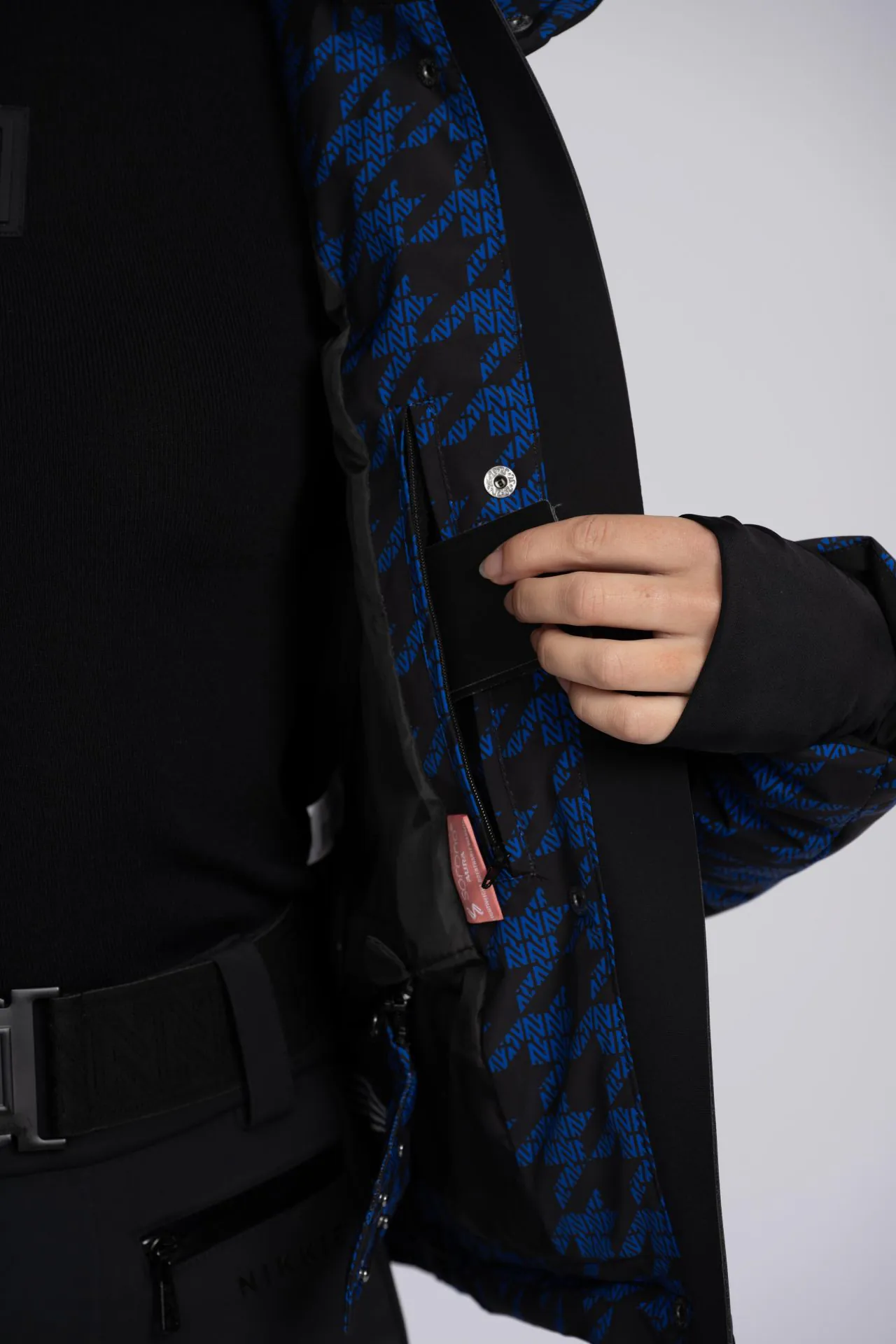 Nikkie Ski Jas Met Logo Patroon En Afneembare Mouwen