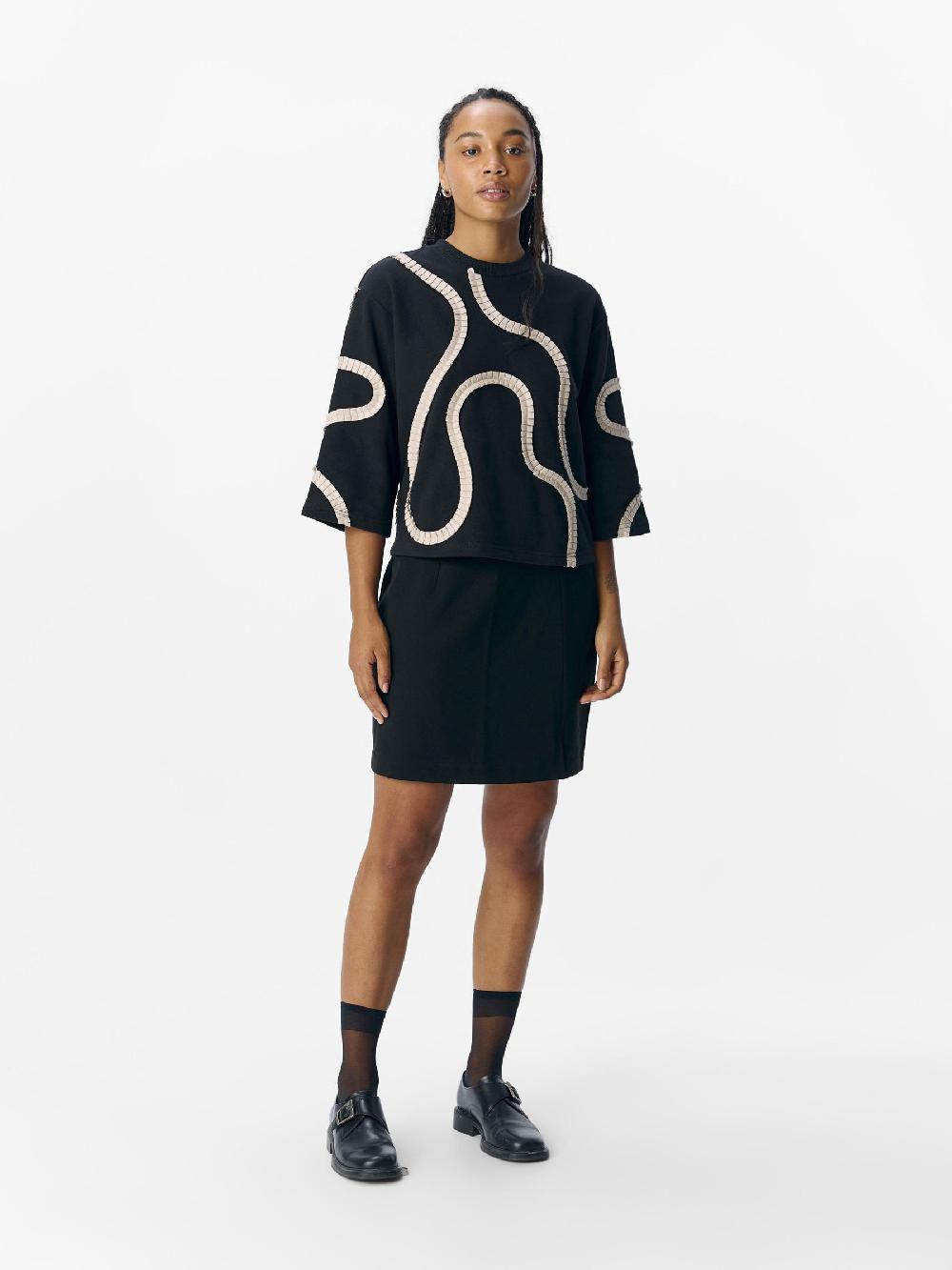 Object Petite GEDETAILLEERD TRUI