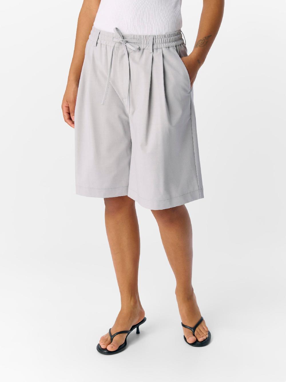 Object Petite HIGH-WAIST BERMUDA SHORT