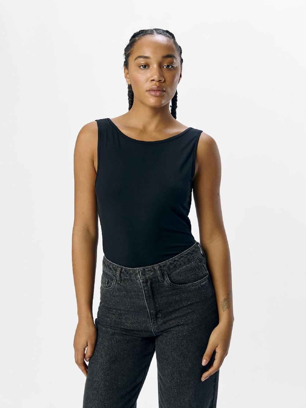 Object Petite U-HALS TOP