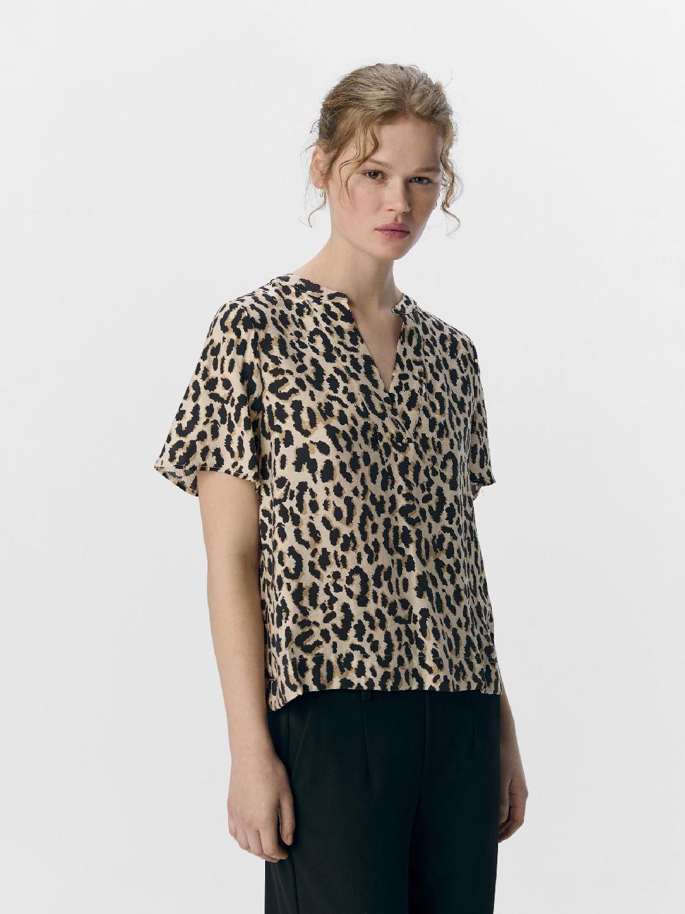 Object Petite V-HALS TOP