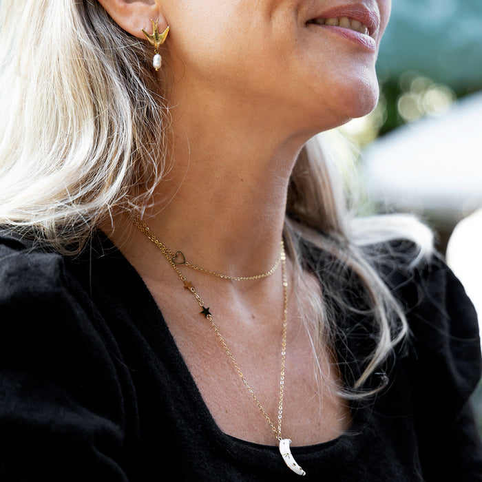 Oozoo Goudkleurig/witte Ketting Met Een Maan Bedeltje