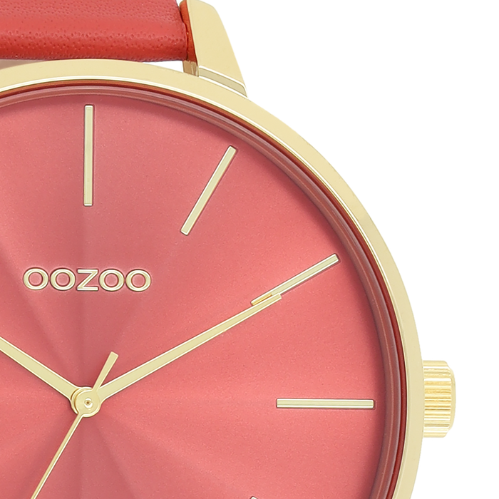 Oozoo Goudkleurige OOZOO Horloge Met Rode Leren Band - C11255