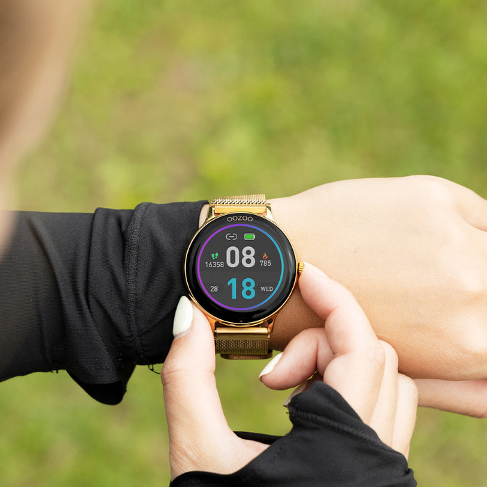 oozoo Goudkleurige OOZOO smartwatch met goudkleurige metalen mesh armband - Q00136