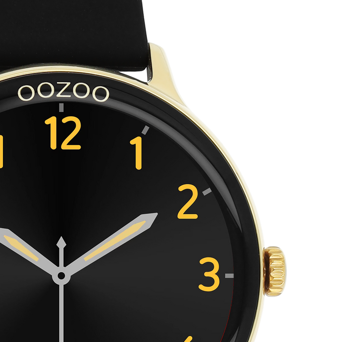 Oozoo Goudkleurige OOZOO Smartwatch Met Zwarte Rubber Band - Q00132