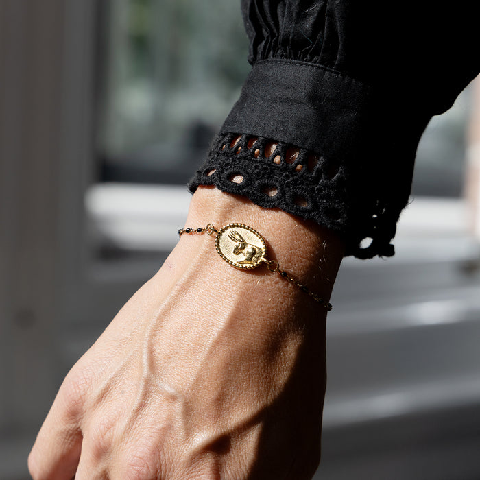 Oozoo Goudkleurig/zwarte Armband Met Een Haas