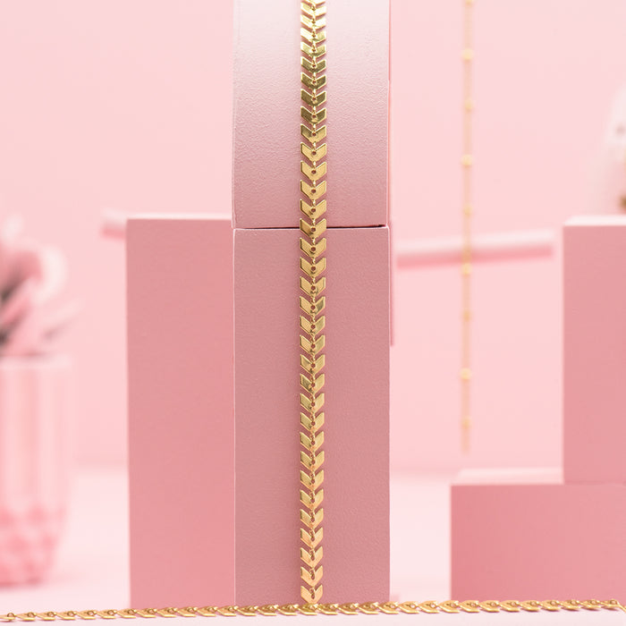 Oozoo Goudkleurige Ketting Met V-schakel