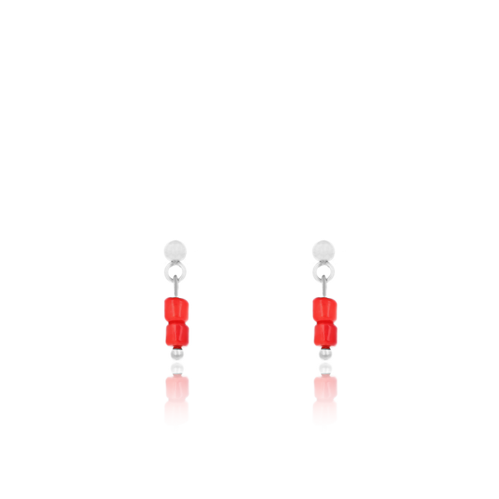 oozoo Zilverkleurige oorbellen met rode kraaltjes