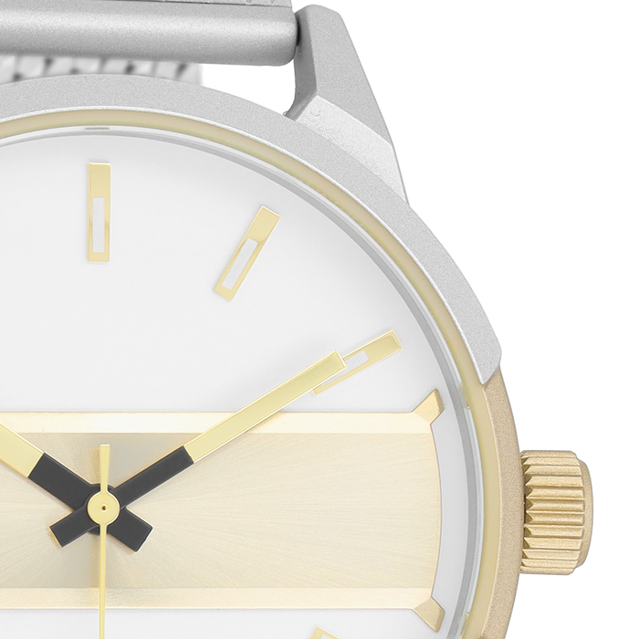 Oozoo Zilver/goudkleurige OOZOO Horloge Met Zilverkleurige Metalen Mesh Armband - C11106