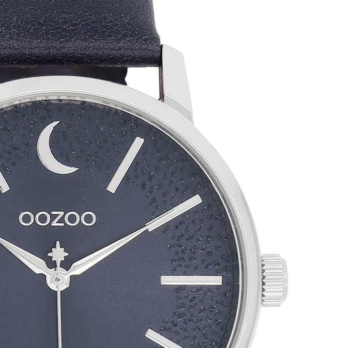 Oozoo Zilverkleurige OOZOO Horloge Met Donker Blauwe Leren Band - C11043