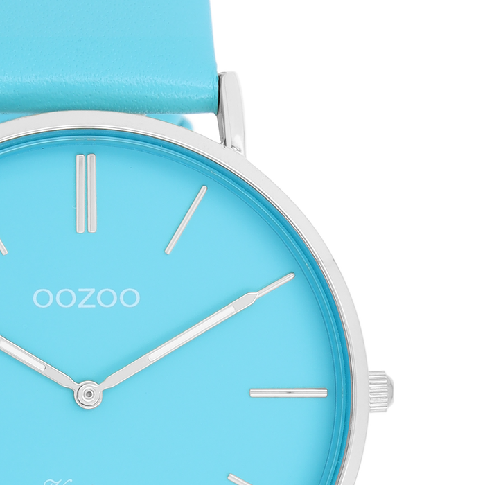 Oozoo Zilverkleurige OOZOO Horloge Met Felblauwe Leren Band - C20322