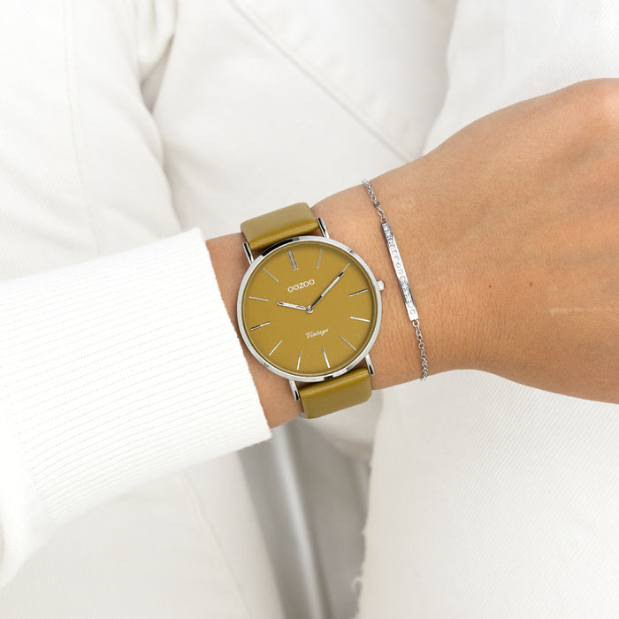 Oozoo Zilverkleurige OOZOO Horloge Met Olijf Groene Leren Band - C20326