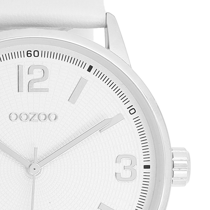 Oozoo Zilverkleurige OOZOO Horloge Met Witte Leren Band - C11500