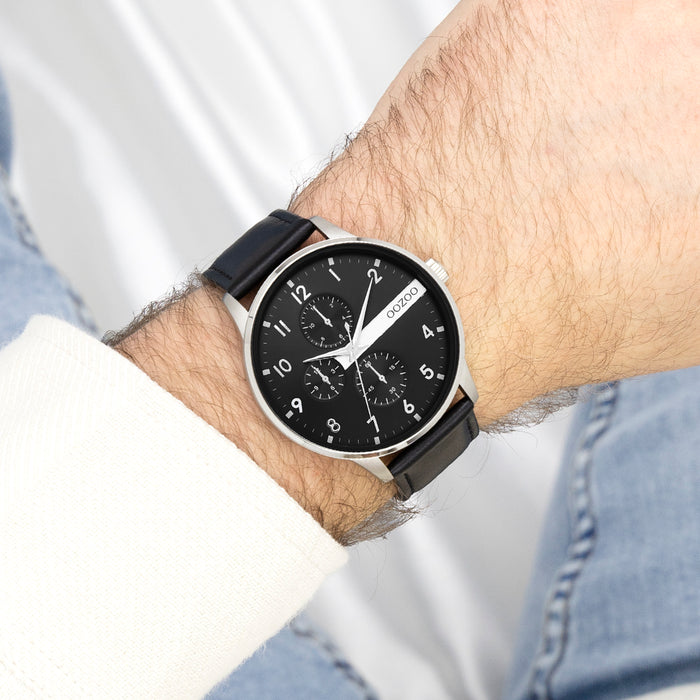 Oozoo Zilverkleurige OOZOO Horloge Met Zwarte Leren Band - C11309