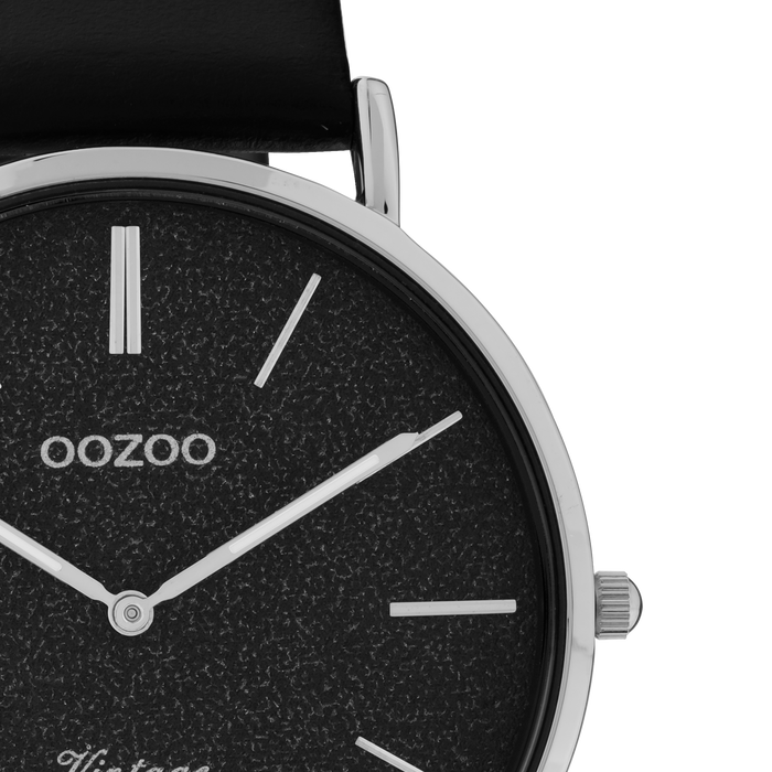 Oozoo Zilverkleurige OOZOO Horloge Met Zwarte Leren Band - C20168