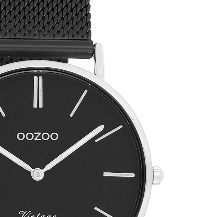 Oozoo Zilverkleurige OOZOO Horloge Met Zwarte Metalen Mesh Armband - C8866