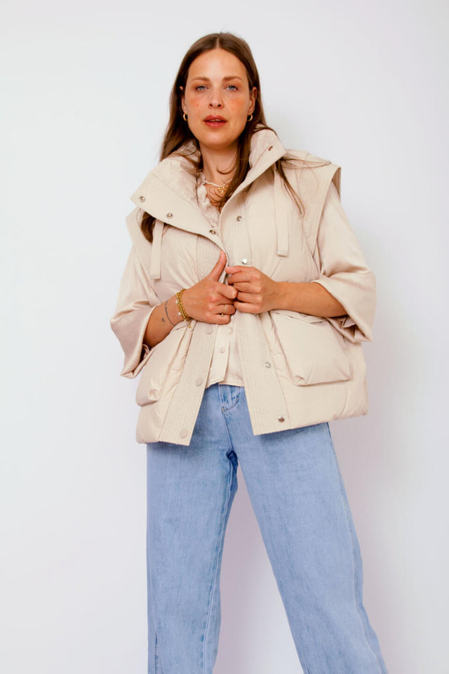 Orla Antwerp Yasthello Mouwloos Gewatteerde Jas