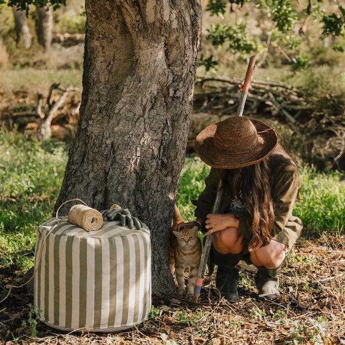 Palais Outdoor Poef Jackie Olijf & Ecru