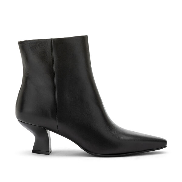 piampiani Carmens New Nicole Enkellaars