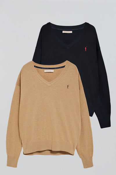 polo club Pack van twee truien dames met V-hals en geborduurd Rigby Go-logo in marineblauw en karamelkleur polo club Pack van twee truien dames met V-hals en geborduurd Rigby Go-logo in marineblauw en karamelkleur