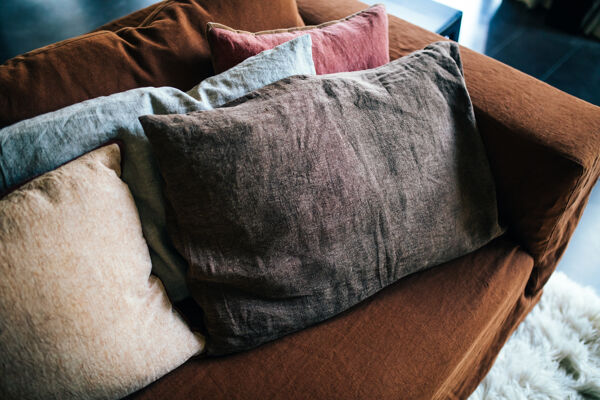 Pomax ALPHA BASICS - Kussen - Linnen - L 70 X W 50 Cm - Bruin