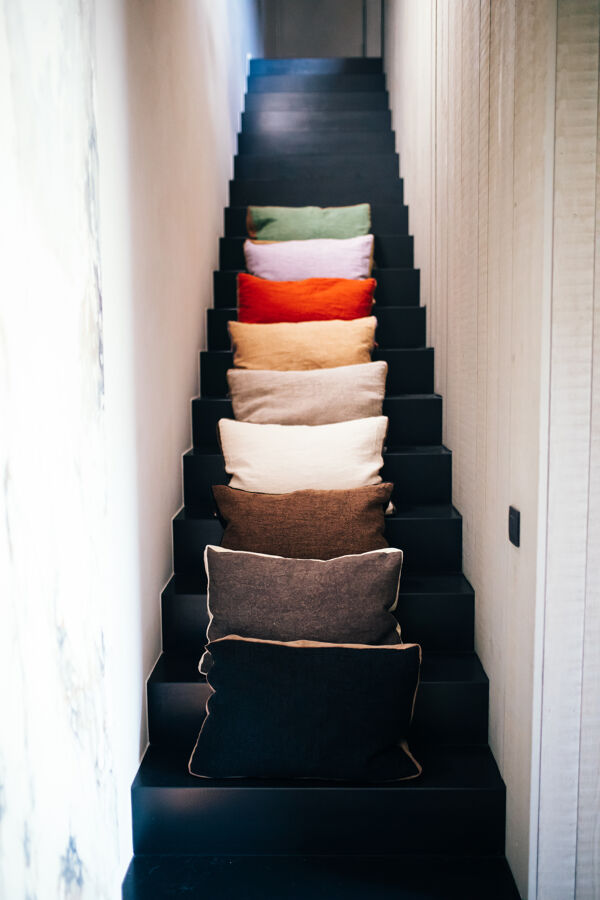 Pomax ALPHA BORDERS - Kussen - Linnen / Velvet - L 60 X W 40 Cm - Bruin