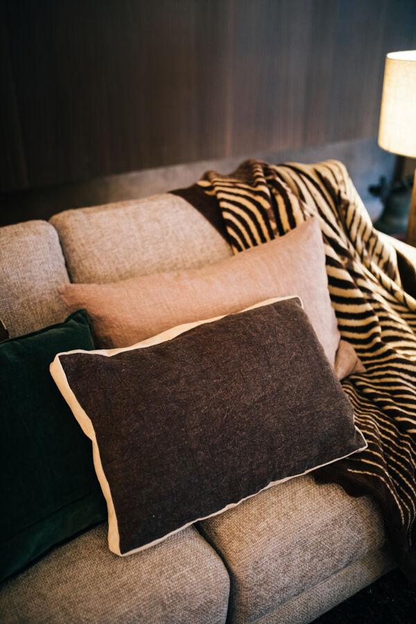 Pomax ALPHA BORDERS - Kussen - Linnen / Velvet - L 60 X W 40 Cm - Bruin