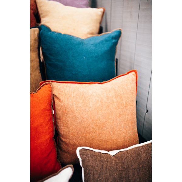 Pomax ALPHA OPPOSITES - Kussen - Linnen / Velvet - L 45 X W 45 Cm - Kaneel