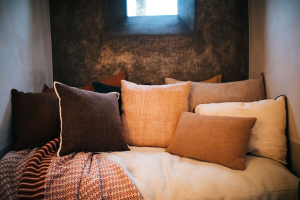 Pomax DIMARO - Kussen - Katoen / Viscose - L 50 X W 30 Cm - Zandkleur