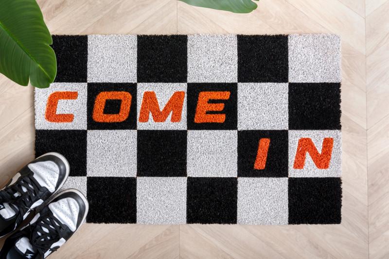 Present Time Doormat Come In - PT4149BK Black & White