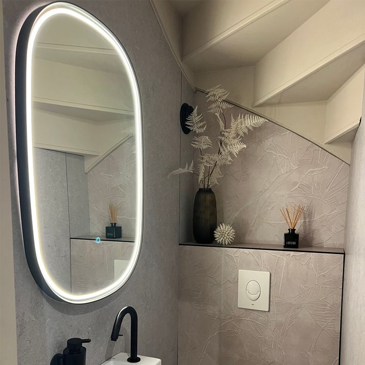 qazqa Badkamerspiegel zwart incl. LED met touch dimmer ovaal - Miral