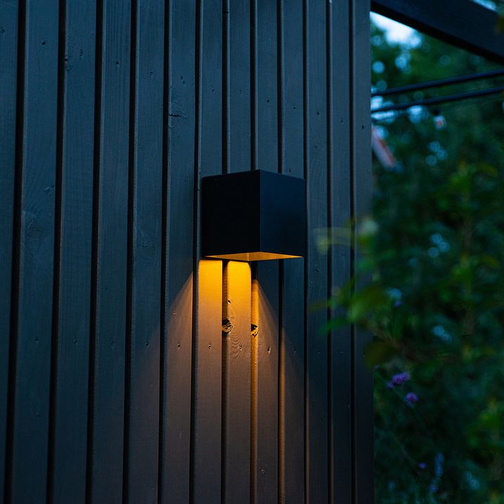 qazqa Buiten wandlamp zwart met dimlicht en sensor op solar - Charlotte