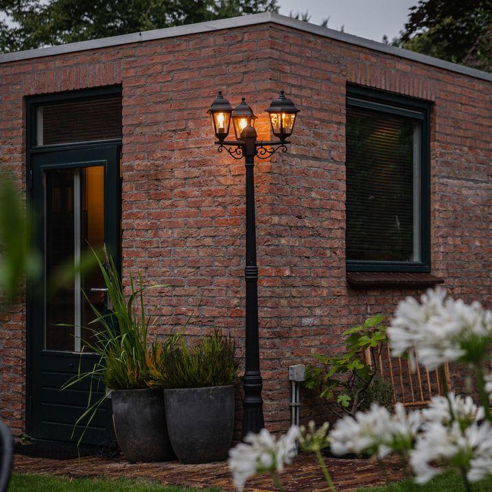 qazqa Klassieke lantaarn zwart 3-lichts IP44 - Capital