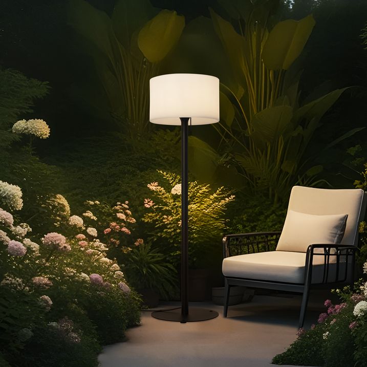 qazqa Moderne buiten vloerlamp zwart met witte kap IP44 - Mississippi