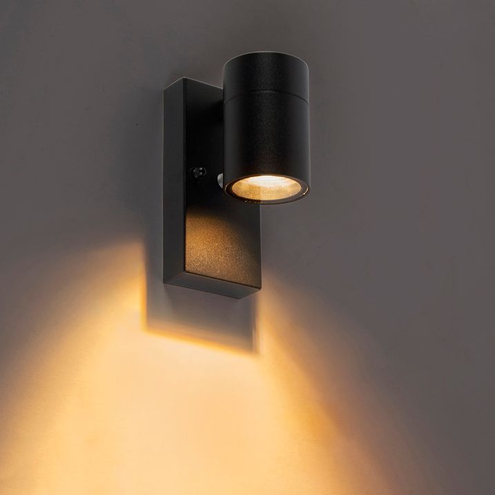 qazqa Moderne buiten wandlamp zwart IP44 met schemersensor - Solo