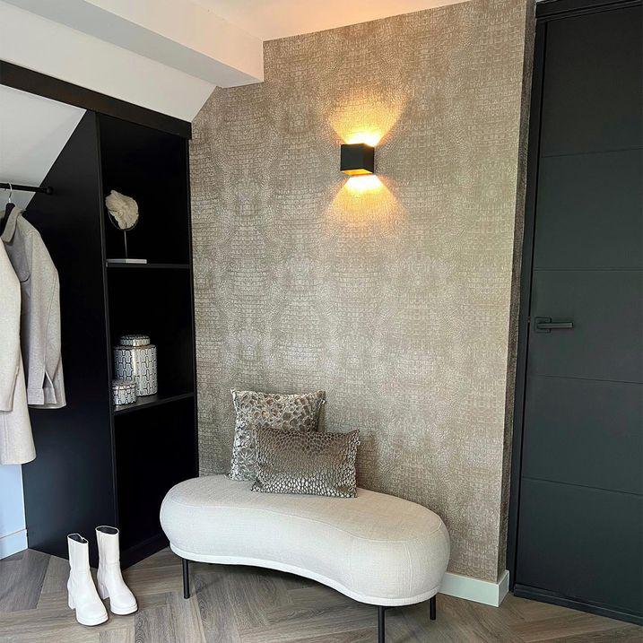 qazqa Moderne wandlamp zwart met lichteffect - Transfer