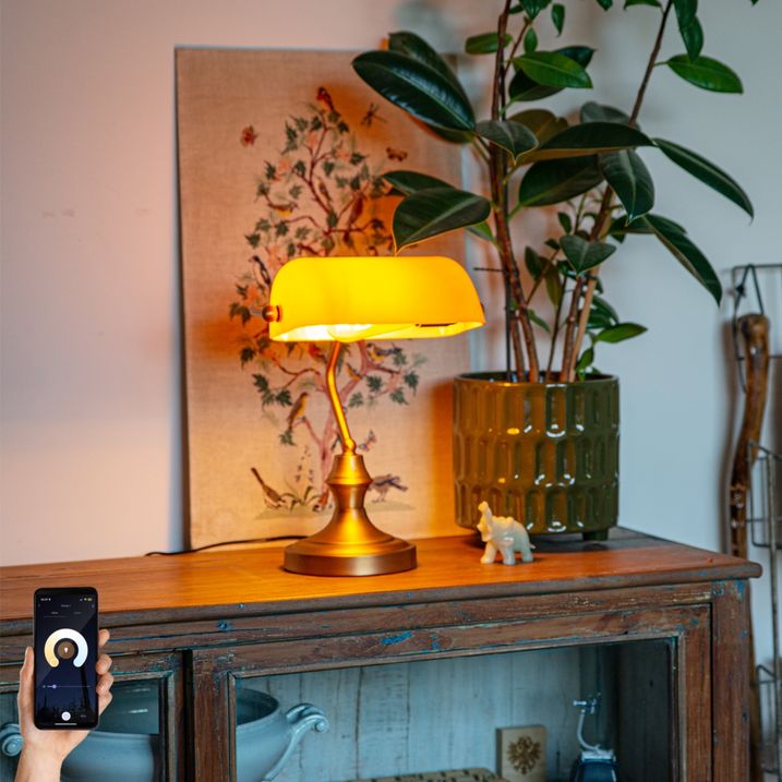 qazqa Smart notarislamp brons met amber glas incl. Wifi A60 - Banker qazqa Smart notarislamp brons met amber glas incl. Wifi A60 - Banker