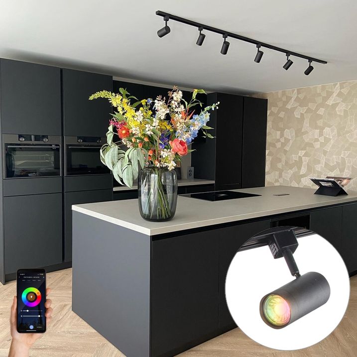 qazqa Smart railsysteem met 6 spots zwart 1-fase 200cm - Iconic Jeana qazqa Smart railsysteem met 6 spots zwart 1-fase 200cm - Iconic Jeana