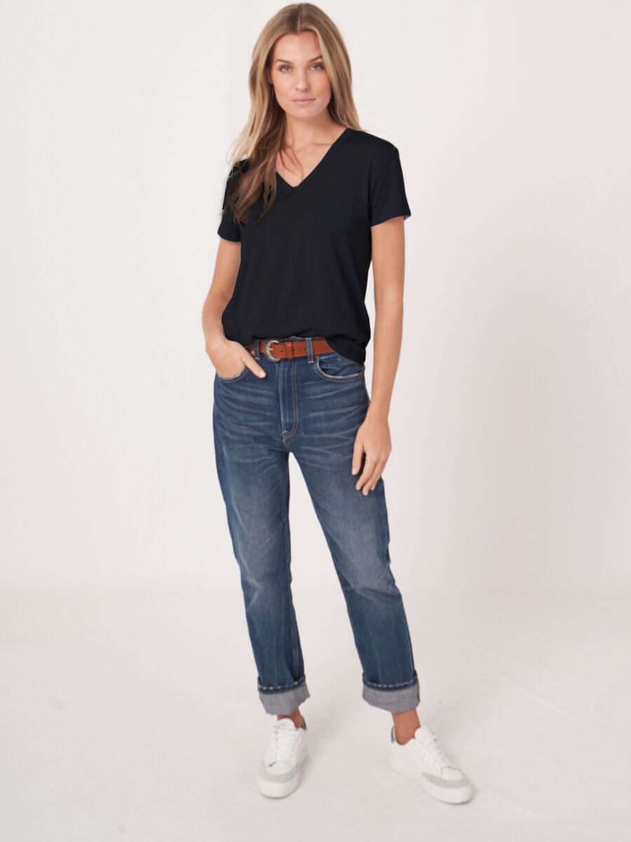 Repeat Cashmere Basic Dames T-shirt Met V-hals En Borstzak