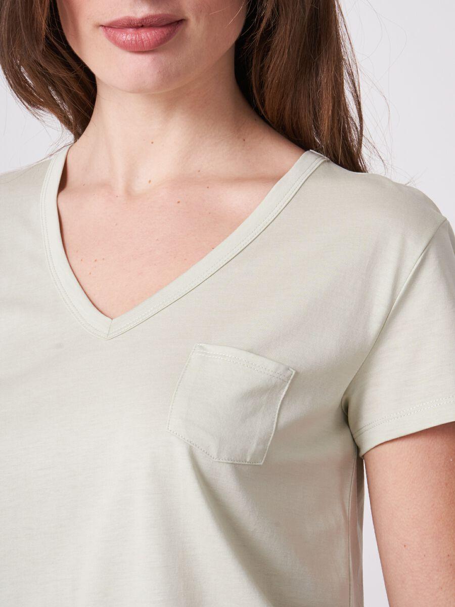 Repeat Cashmere Basic Dames T-shirt Met V-hals En Borstzak