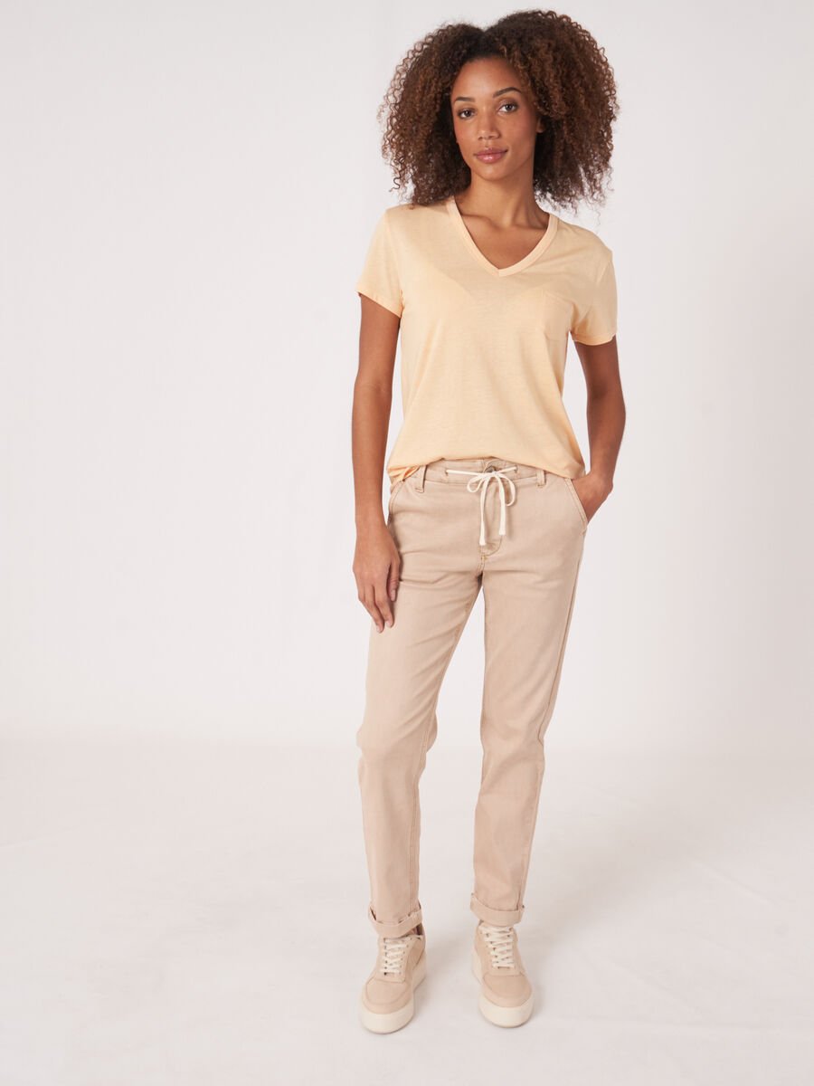 Repeat Cashmere Basic Dames T-shirt Met V-hals En Borstzak