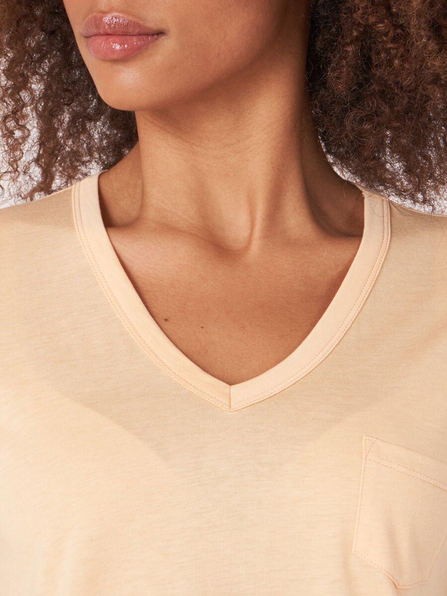 Repeat Cashmere Basic Dames T-shirt Met V-hals En Borstzak